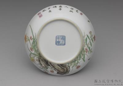 图片[3]-Dish with flowers in falangcai painted enamels, Qing dynasty, Yongzheng reign (1723-1735)-China Archive